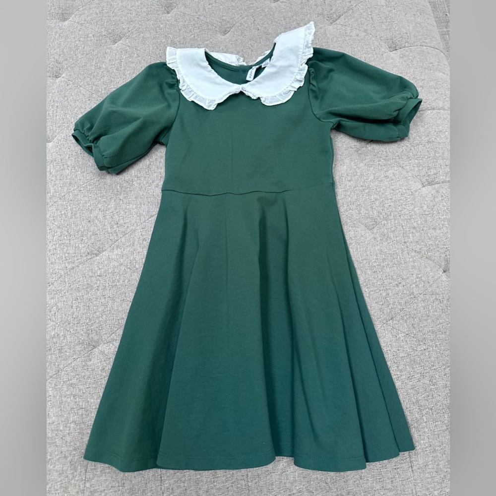 Like new Janie and Jack size 8 green Christmas dress with collar and puff sleeve